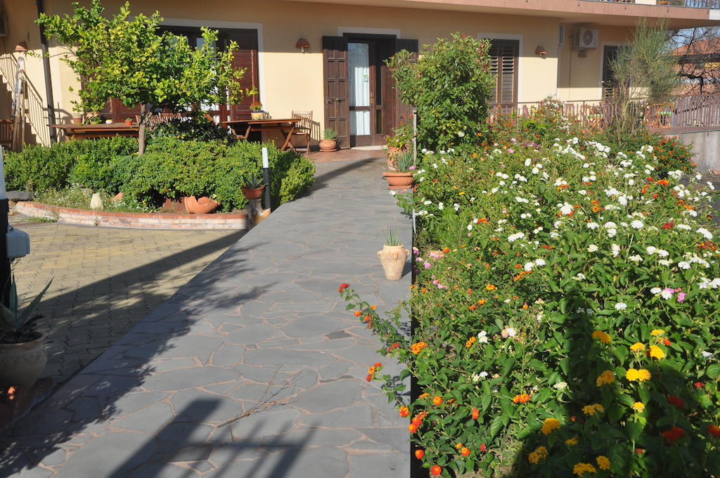 Etna Torre Del Grifo Bed & Breakfast Маскалучия Екстериор снимка