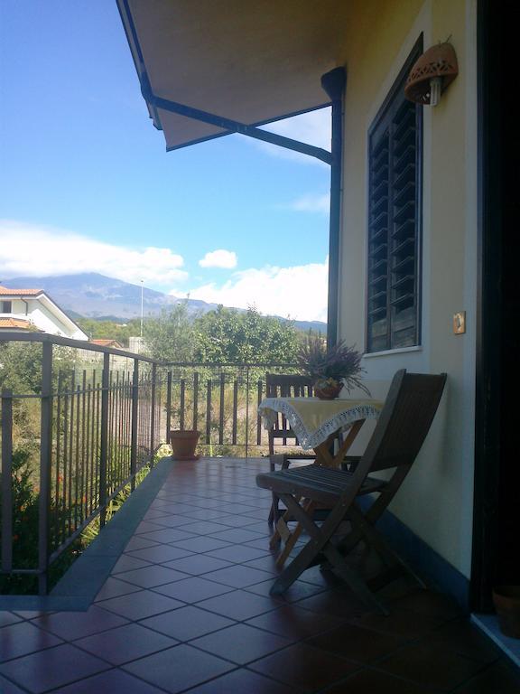 Etna Torre Del Grifo Bed & Breakfast Маскалучия Екстериор снимка